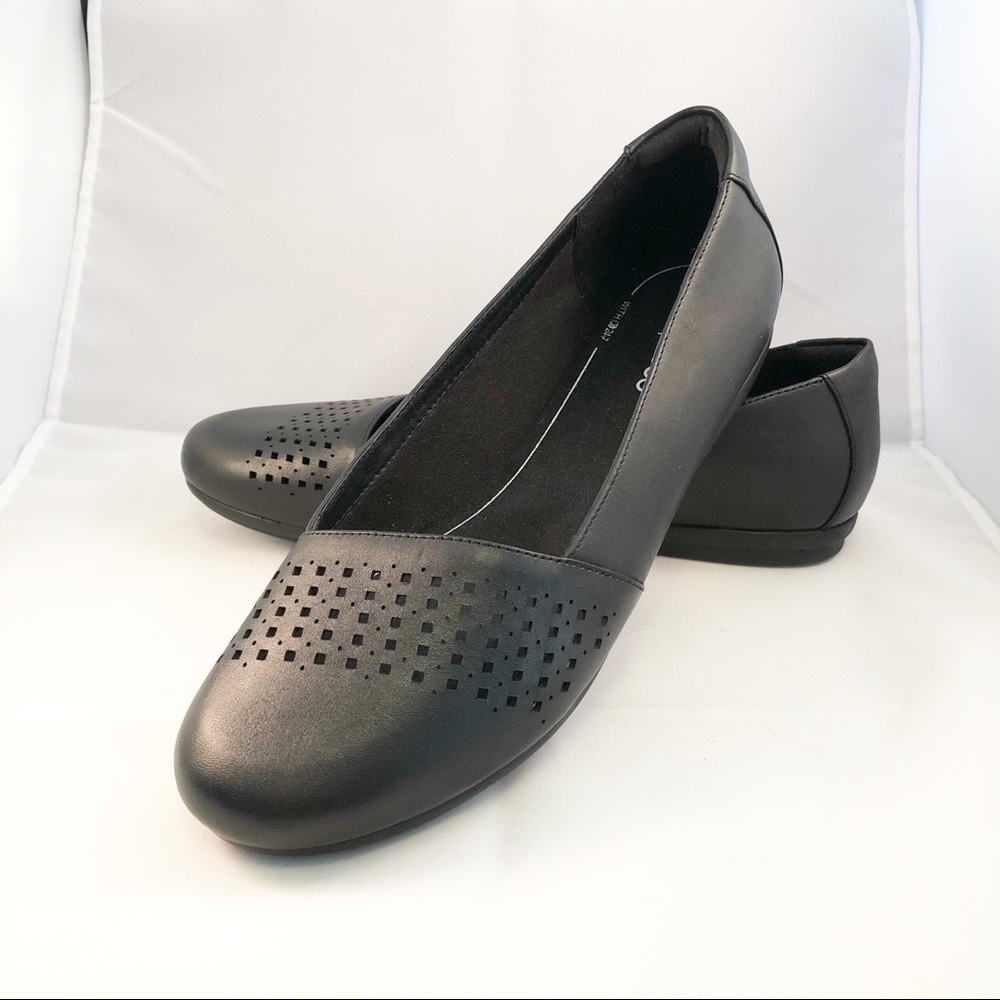 EUC ABEO 24/7 Fleur Ballet Flat